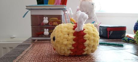 Červeno- žĺtka včela, 