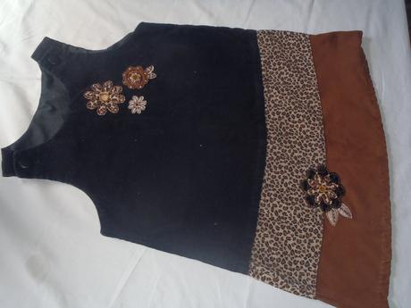 Šaty bez rukávov, 104