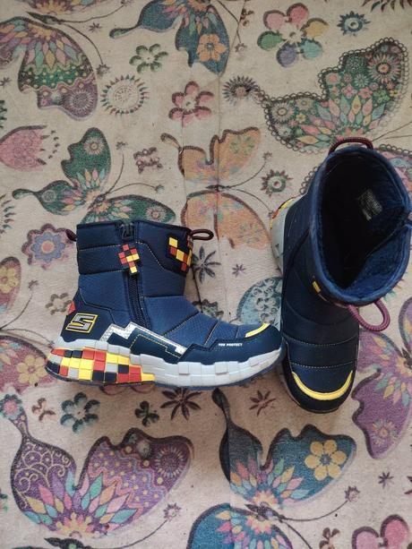 Znackove zimne snehule, skechers,35