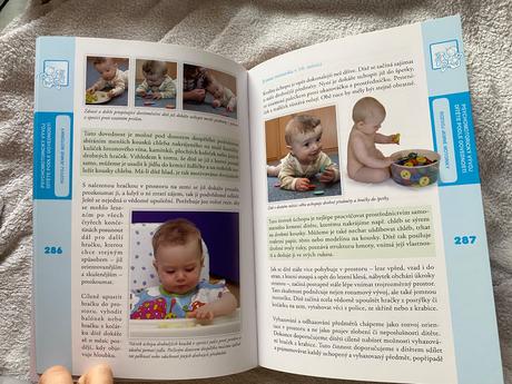 Knihy nežná náruč rodičov a rozvíjej se deťátko,