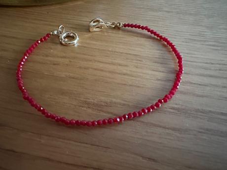 Náramok z červeného koralu, 