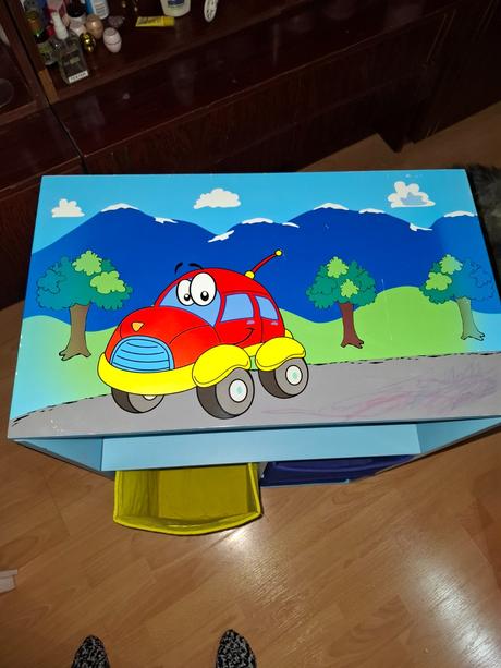 Drevený detský úložný priestor, 