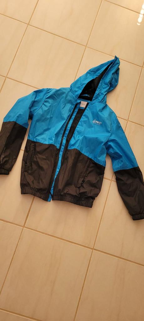 Tenka vetrovka, reserved,152