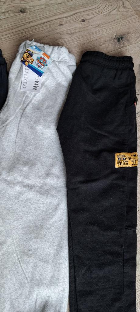 Balík chlapčenských teplákov vel.110, 104–116