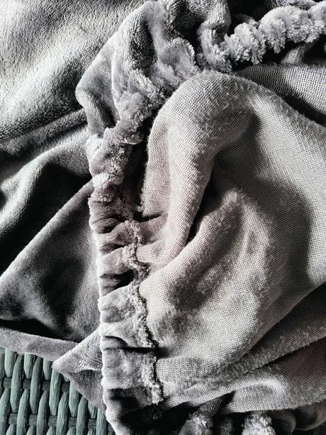 Plachta plyšová s poštou,