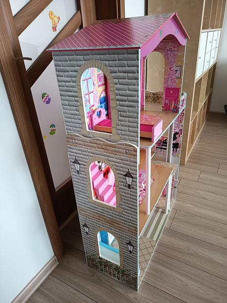 Barbie dom s výťahom a príslušenstvom, 