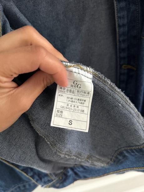 Klasická rifľová bunda s modrý denim, s