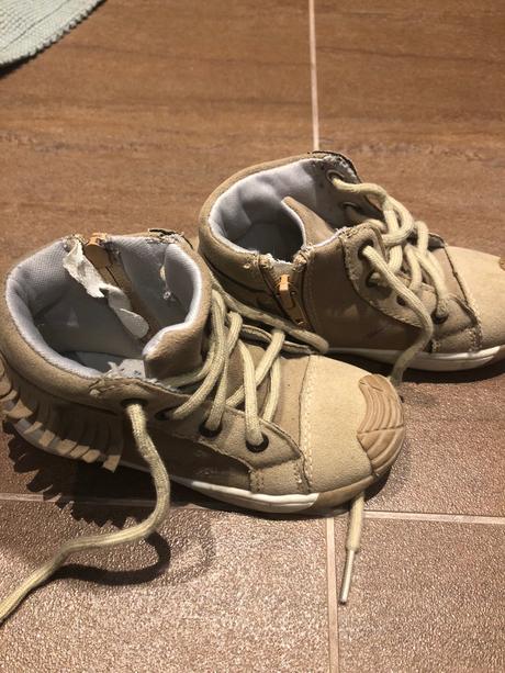 Jesene či jarné topanky, 25