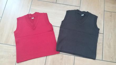Pletené vesty spolu 5 eur, 164