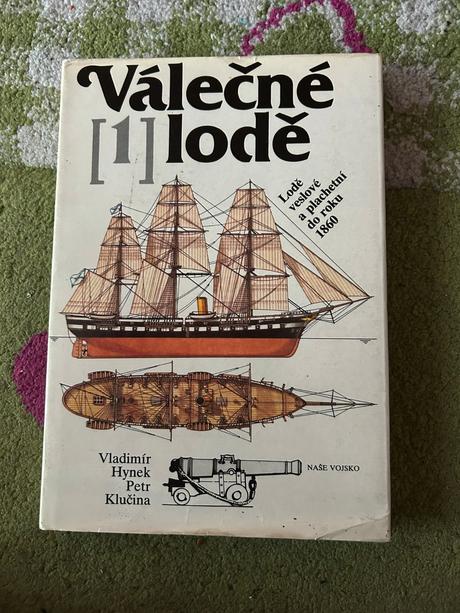 Válečné lodě,