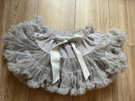 Krasna tutu suknicka., 98