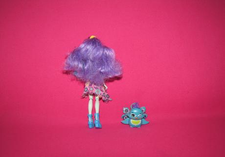 Mattel enchantimals bábika patter s pávom flap, 
