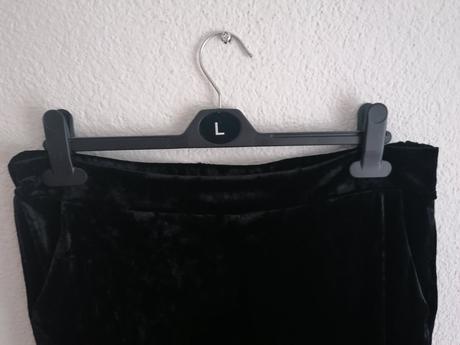 Zamatové nohavice, 44