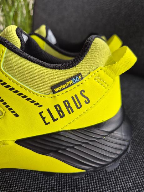 Nepremokavé topánky, 34