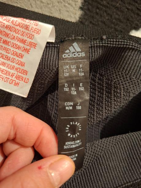 Predám dievčenské rebrované legíny veľ. 152 cm., adidas,152
