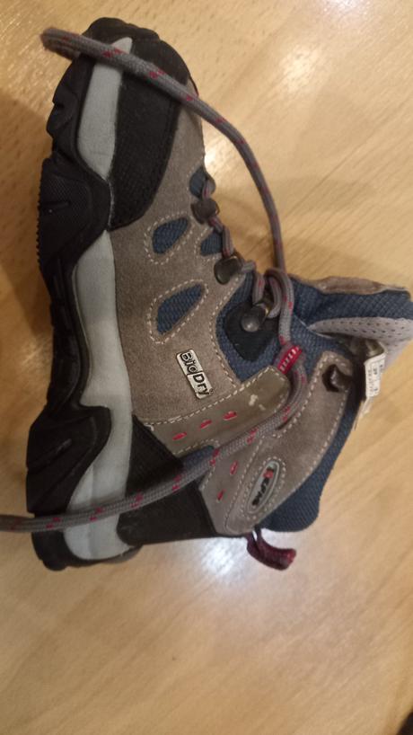 Pevné kvalitné topánky kefas, 29