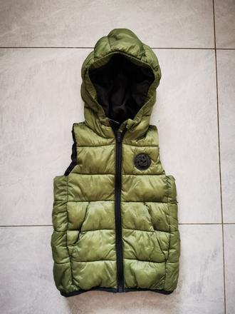 Darujem k nákupu zateplenú vestu v. 86, pepco,86