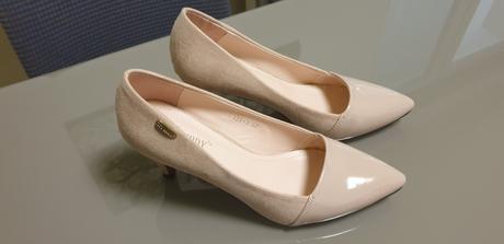 Pudrové lodičky, 37