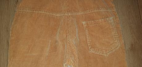 Hnedé nohavice na traky, 110