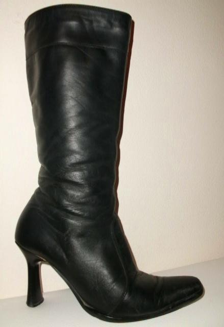 Kvalitné, zachovalé čižmy z pravej kože, 38