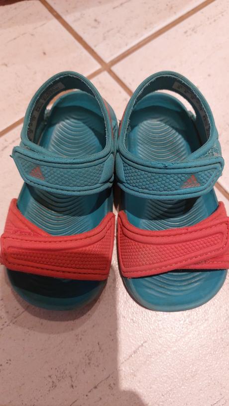 Adidas sandalky a crocs, adidas,20
