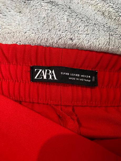 Zara elegantne nohavice, zara,xs