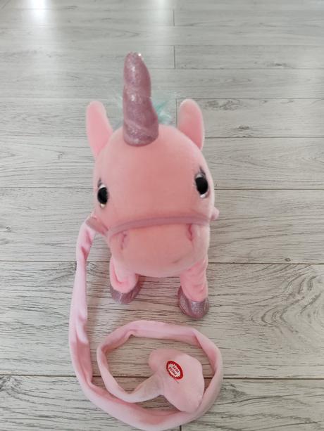 Predám cválajúceho jednorožca, 