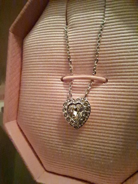Srdce s náhrdelníkom, swarovski
