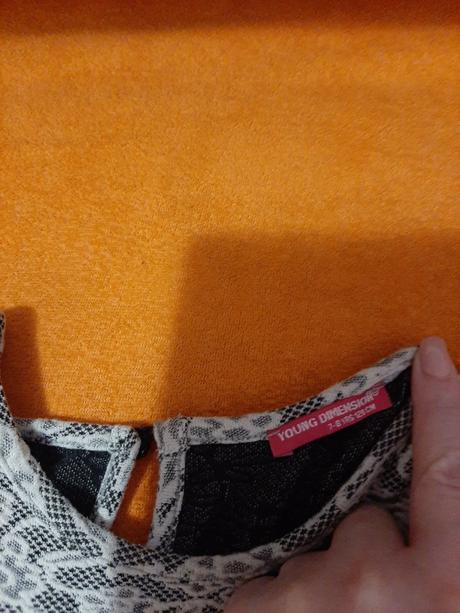 Predám dievčenské šaty, 128