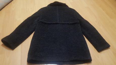 Vlnený kabát s kožušinou, 38