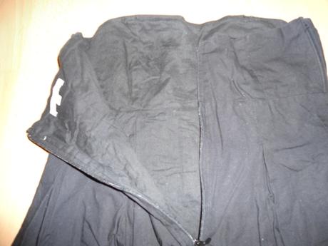 Cierne saty bez ramienok, s