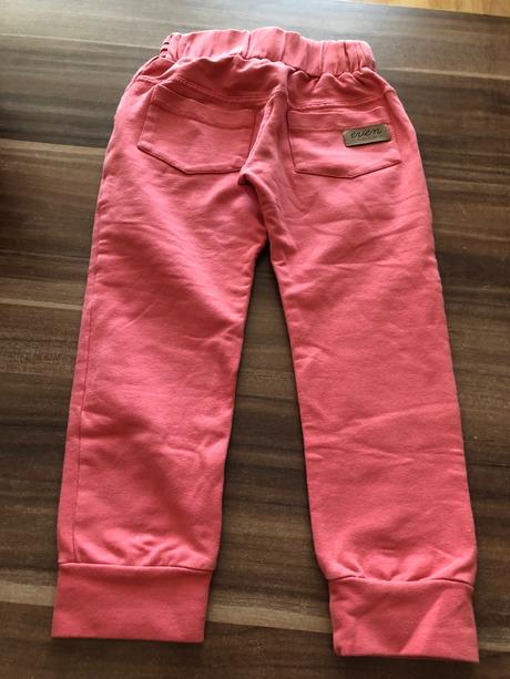 Nohavice even 104, 104