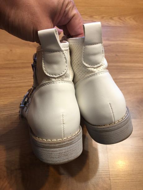 Prechodne cizmicky, 40