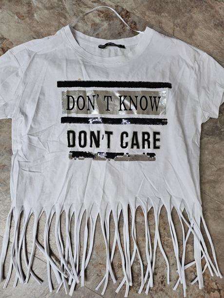 Krátke tričko so strapcami, s