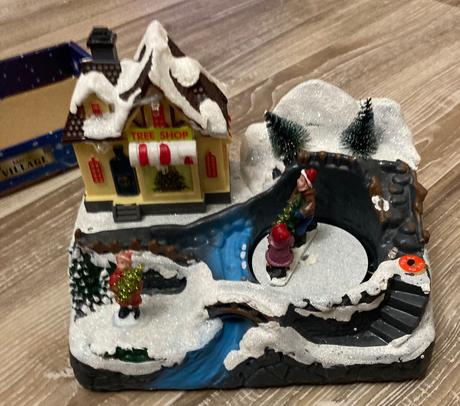 Krásna svietiaca zimná vianočná dekorácia, 