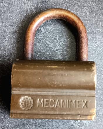 Stará mosadzná zámka mecanimex,
