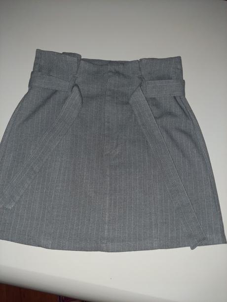 Elegantná mini sukňa bershka veľ m, bershka,m