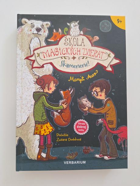 Škola magických zvierat skamenená,