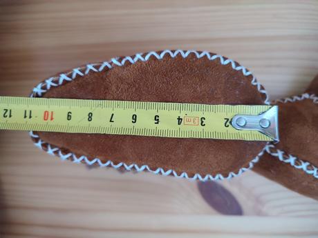 Capačky z pravej kože, 17