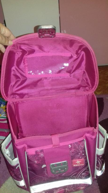 Školská taška, peračník, dosky a zošity, 