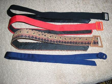 1057. hnedý opasok,