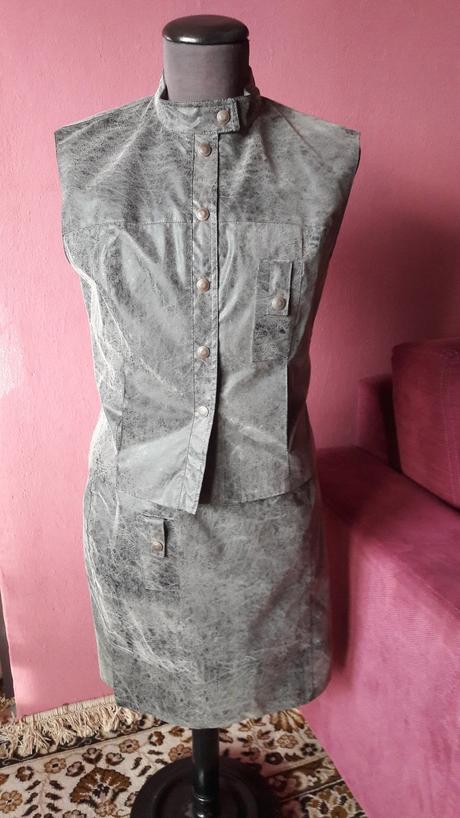 Komplet vesta + sukňa, 36 / 38 / 40 / 42