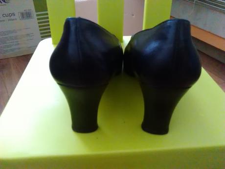 Kožené poltopánky na vyššom opätku č. 38, 38