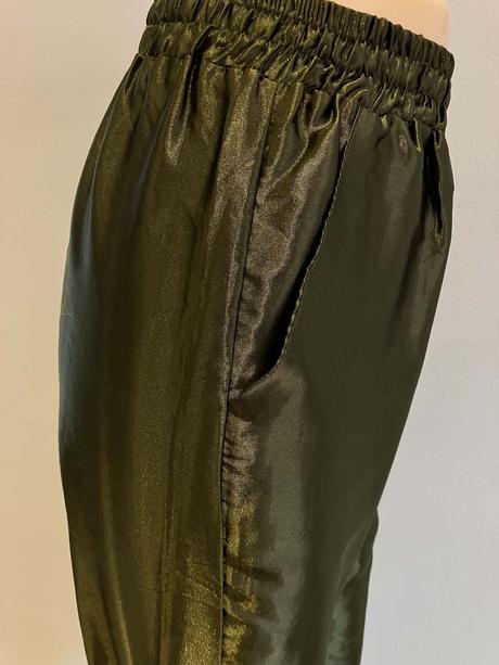 Dámske lesklé nohavice khaki, m