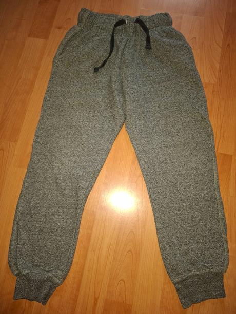 Chlapčenske teplaky, 146