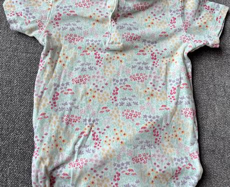 Peknucke body s volanikom top stav, h&m,86