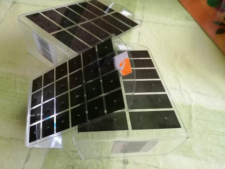 Stojanceky na napichovacie náušnice,