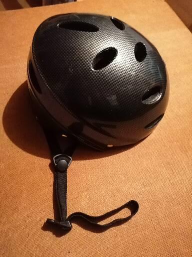 Prilba na bicykel, s