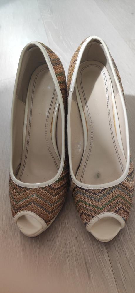 Vysoké lodičky, 40