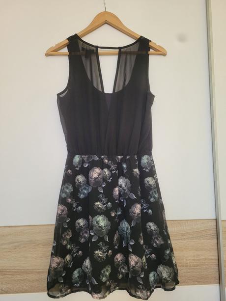 Saty s odhalenym chrbatom, m